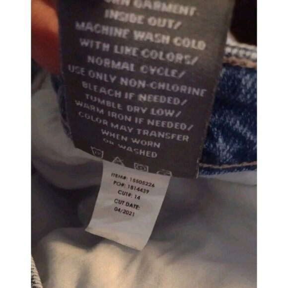 Torrid High Waisted Distressed Cropped Jeans Size 28S Blue Stretch Med Wash READ - Picture 8 of 8